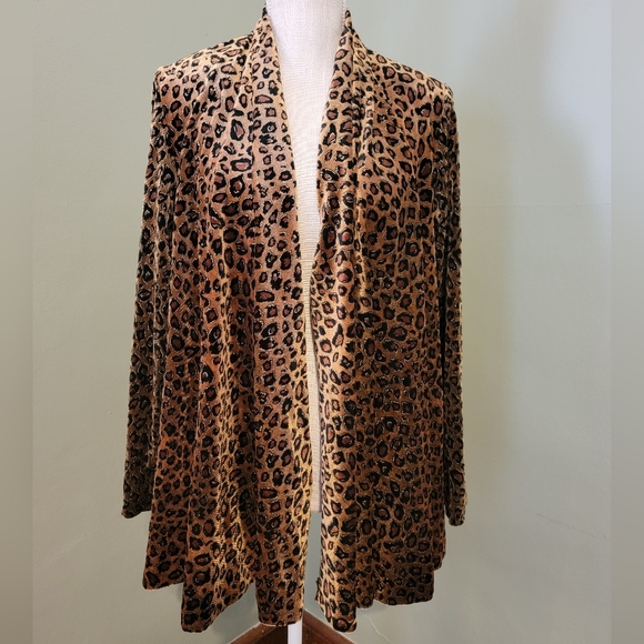 R&K Jackets & Blazers - Vintage R&K Cape Shaw Jacket in Leopard Size 12 Gold Brown Velvet Feel Womans o2